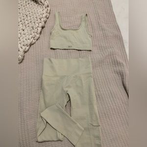 Set Active Workout Set “Oat Milk”